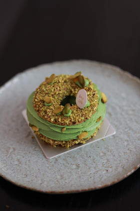 开心果杏桃车轮泡芙