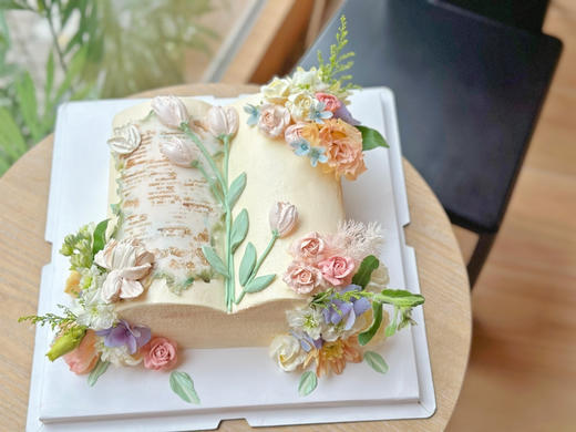 童话故事书，鲜花搭配韩式裱花，每朵鲜花都有自己的祝福，所以世界上没有完全一样的两朵花，请提前三天以上预定哦 商品图8