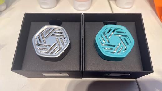 璐璐馨 UFO车载香薰汽车内饰品淡香水持久摆件 西柚甜橙韵动之息-车载香董(银色)(蓝色) 商品图8