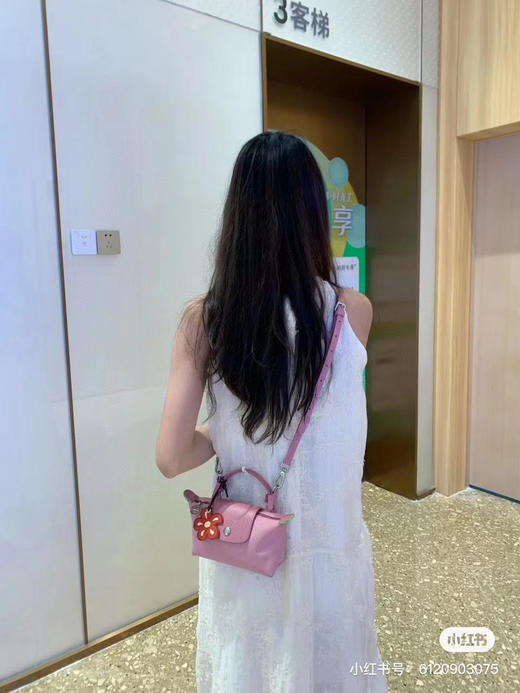 724-1自带免打孔肩带 可以斜挎的龙虾手机包 颜色太多了 商品图8