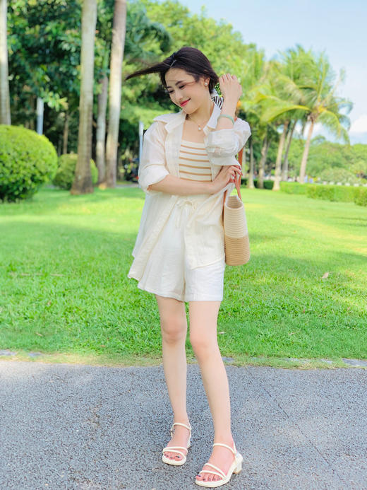 【百图lulu定制】【氧气天丝三件套】清凉天丝防晒 天丝+吊带+短裤三件套 商品图3