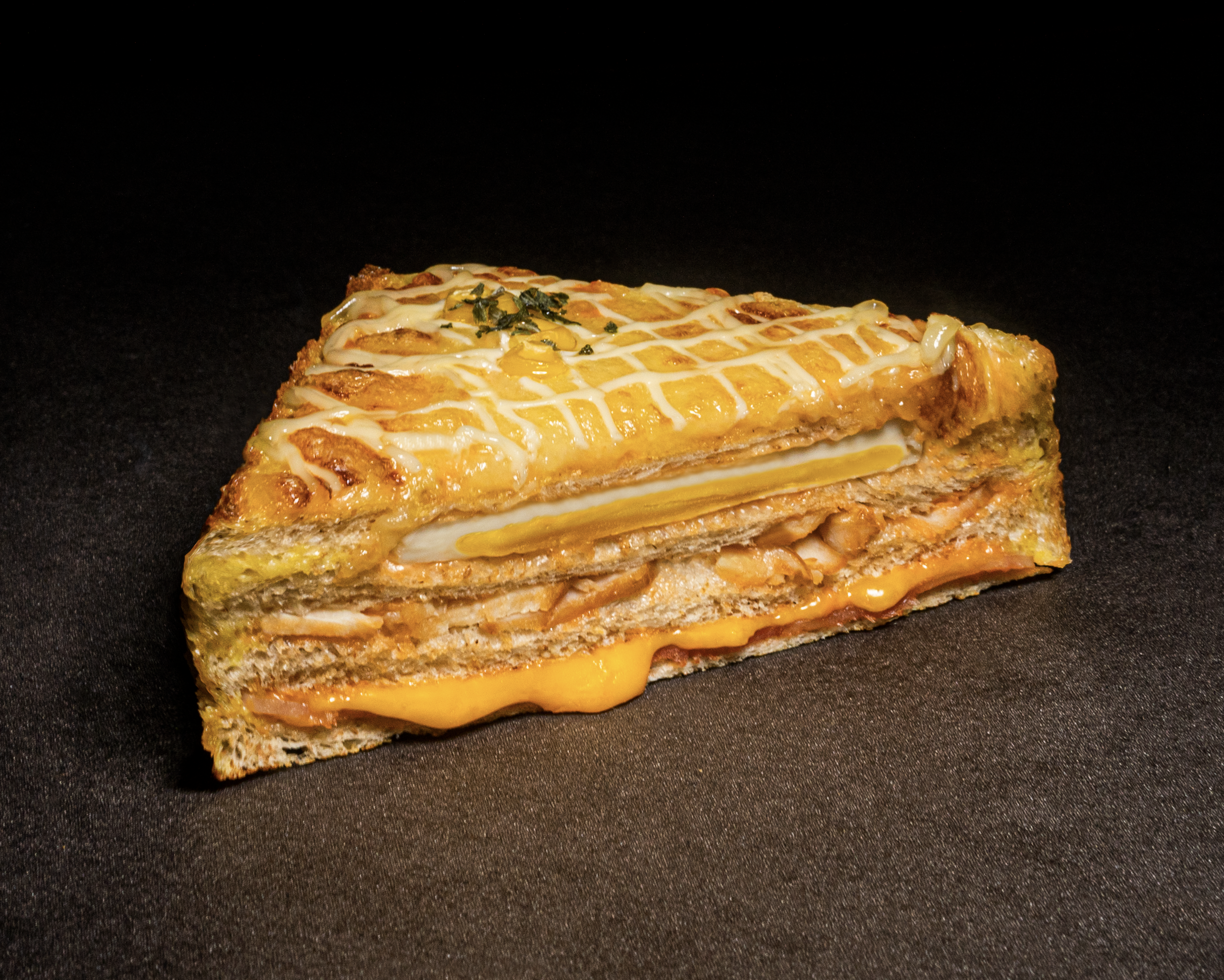 奶酪烟熏鸡胸肉火腿三明治