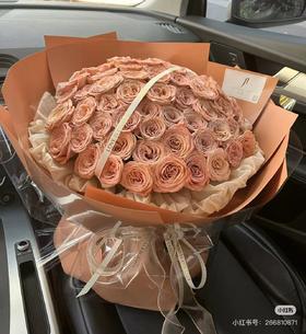 66枝玫瑰花束