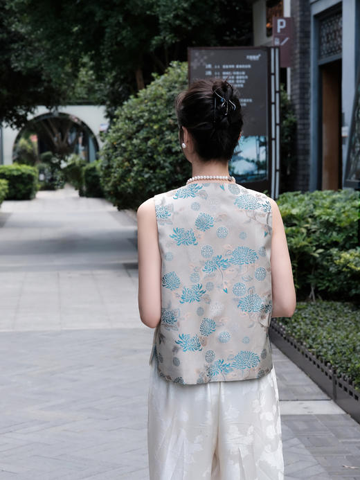 盛唐婧 |真丝宋锦兰庭丝菊对襟马甲 商品图3