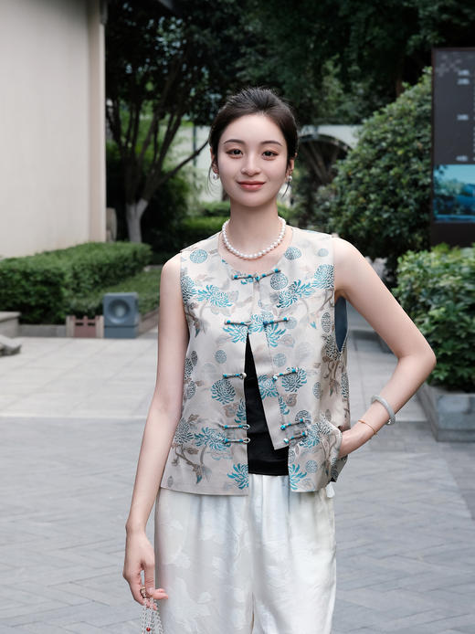 盛唐婧 |真丝宋锦兰庭丝菊对襟马甲 商品图0