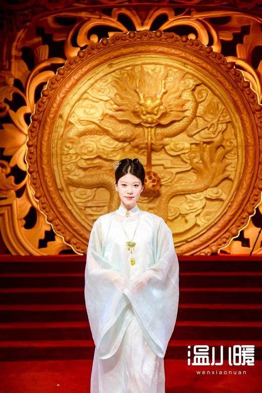 【线上专属】云舒·吊带裙（24818950Y-凝脂） 商品图1