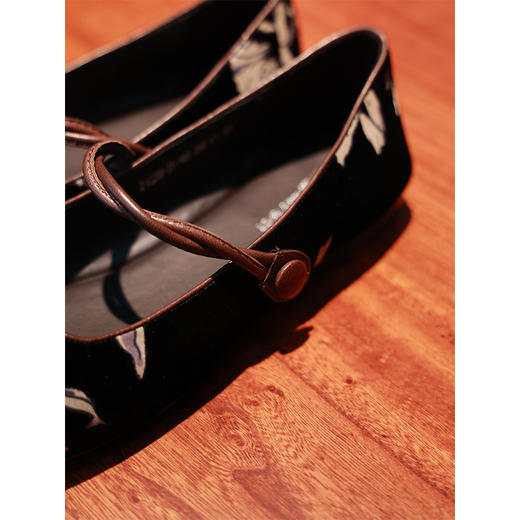 【抖音专属】女单鞋（21C25B-25-100-黑色） 商品图2