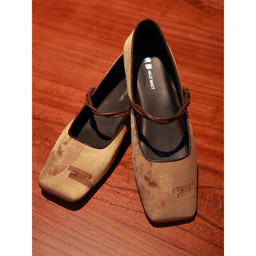 【抖音专属】女单鞋（21C25B-25-95-黄金色） 商品图1