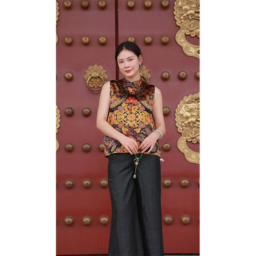 【抖音专属】立领马甲（24704733-玄黄） 商品图1