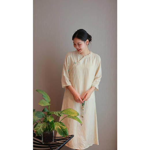 【抖音专属】斜襟连衣裙（24707851-米汤娇） 商品图3