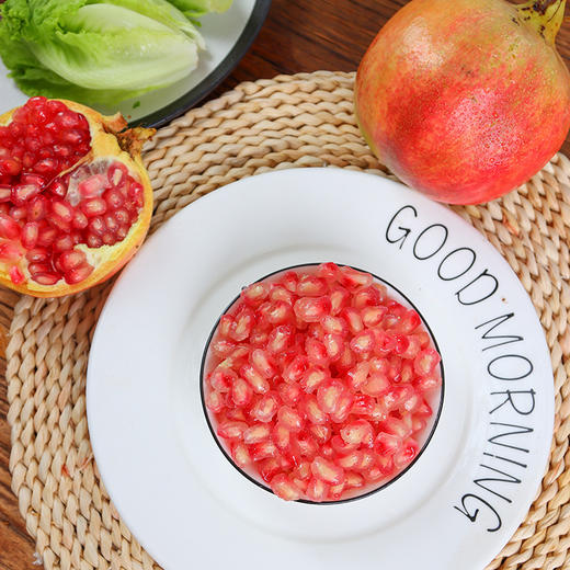 【云南突尼斯软籽石榴】果肉颜色偏粉不影响口感 后期会慢慢变红 大口吃不吐籽 皮薄易剥 果粒饱满 粒粒爆汁 酸甜爽口 4种规格可选 商品图5