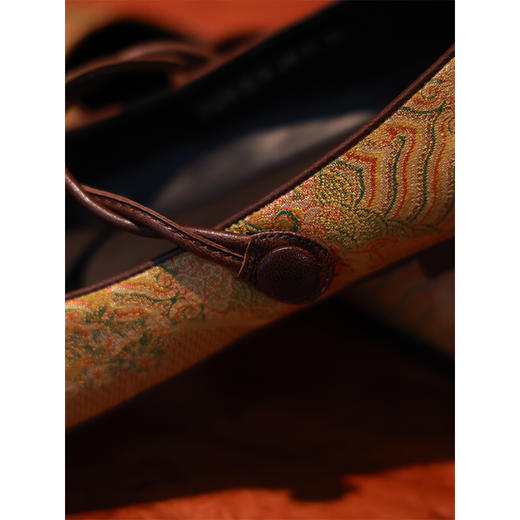 【抖音专属】女单鞋（21C25B-25-99-黄金色） 商品图3