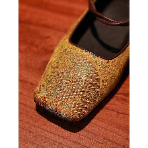 【抖音专属】女单鞋（21C25B-25-99-黄金色） 商品图2