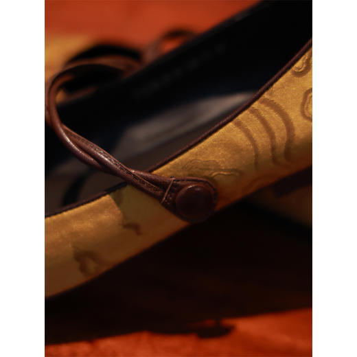 女单鞋（21C25B-25-96-黄金色） 商品图3