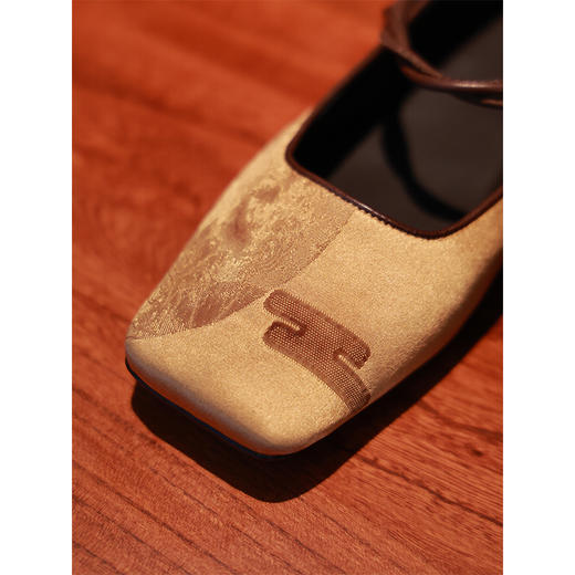 【抖音专属】女单鞋（21C25B-25-95-黄金色） 商品图2