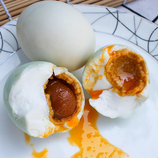 【严选】【红泥腌制 黄大油多 开袋即食】华贵洪湖农家油黄咸鸭蛋礼盒20枚装    （厂家直发） 商品图4