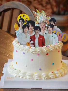 「时代少年团」明星粉丝应援蛋糕·巧克力糯米糖纸·订制照片·100%动物奶油（附图6寸·提前24小时预订）