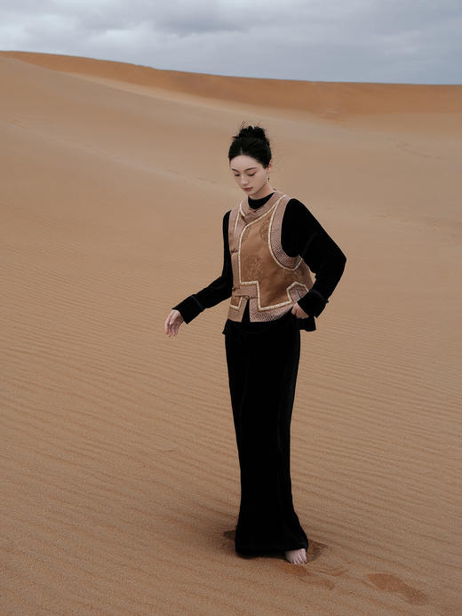 瑕疵|盛唐婧 |中式国风万字纹库缎琵琶襟马甲-古铜色[特价品](特殊商品不退不换) 商品图6