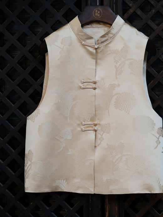 盛唐婧 |中式国风鸢尾花库缎马甲 商品图1