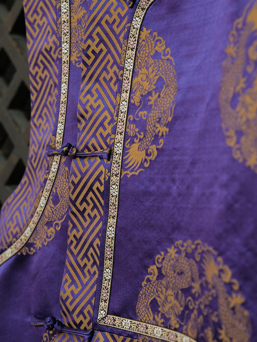 瑕疵|盛唐婧 |中式国风万字纹库缎琵琶襟马甲-紫色[特价品](特殊商品不退不换) 商品图4