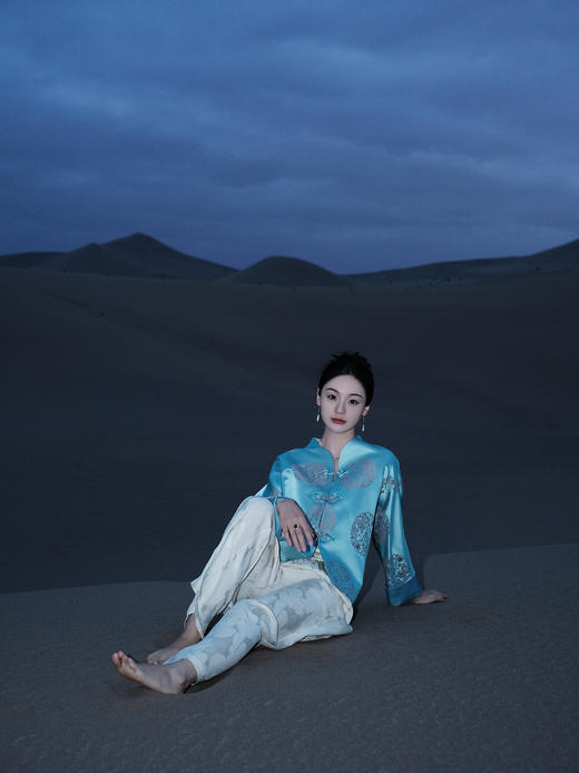 盛唐婧 |中式国风库缎爱心盘扣外套 商品图2