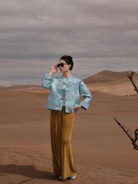 盛唐婧 |中式国风库缎爱心盘扣外套