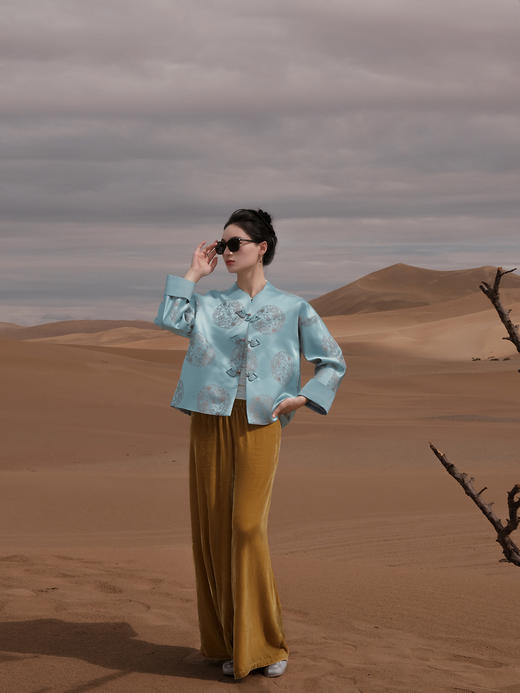 盛唐婧 |中式国风库缎爱心盘扣外套 商品图0