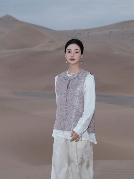 盛唐婧 |中式国风真丝宋锦对襟马甲 商品图5