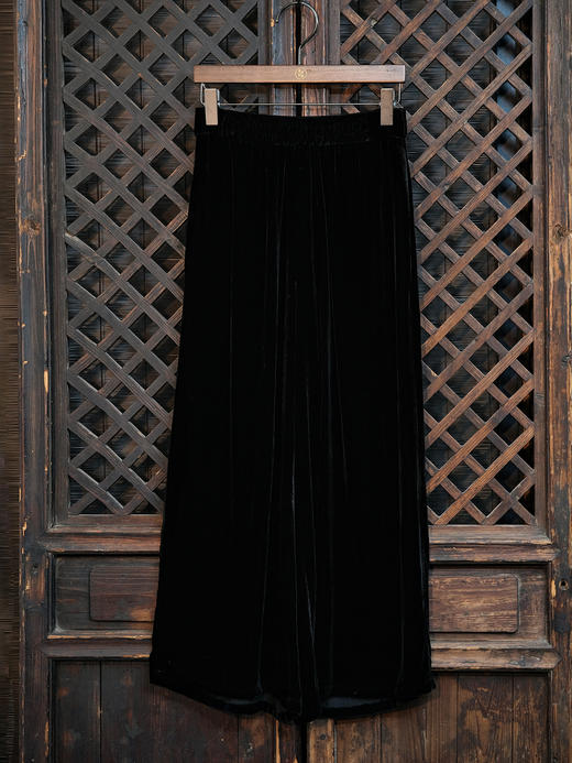 盛唐婧 |新中式丝绒阔腿裤黑色 商品图1