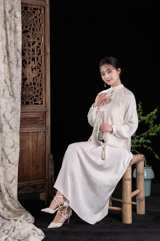 荷言GL 梦蔷薇 新中式马甲粉色织金蕾丝背心玫瑰纹杏林春燕坎肩 商品图3