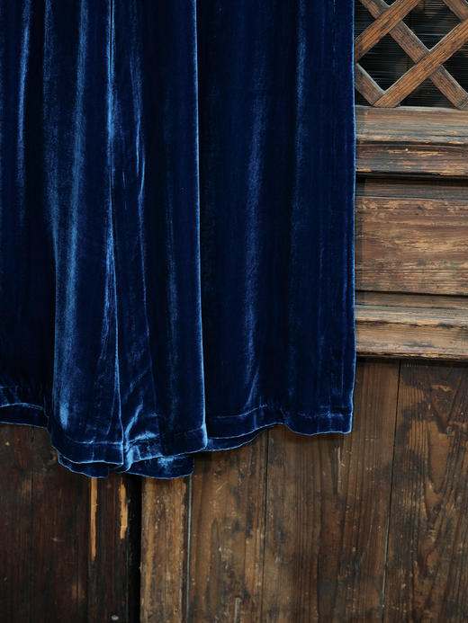 盛唐婧 |新中式丝绒阔腿裤-蓝色 商品图2