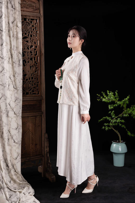 荷言GL 梦蔷薇 新中式马甲粉色织金蕾丝背心玫瑰纹杏林春燕坎肩 商品图1