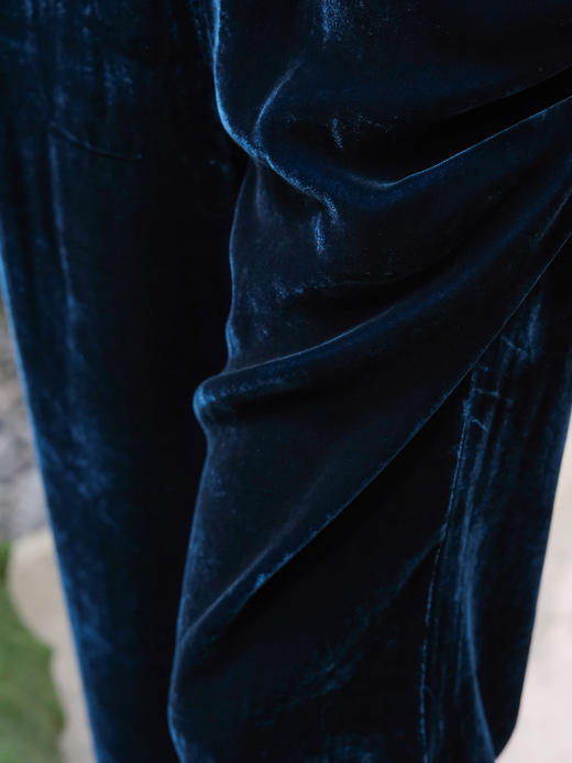 瑕疵|盛唐婧 |新中式丝绒微喇裤深蓝[特价品](特殊商品不退不换) 商品图3