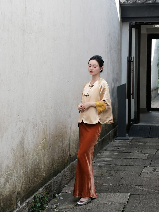 盛唐婧 |新中式丝绒鱼尾半裙-橘色 商品图1