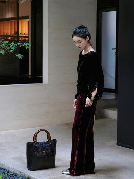 盛唐婧 |新中式丝绒微喇裤红棕 商品图1