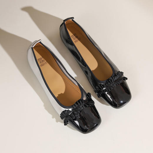 西村名物2024年秋季新款舒适平底蝴蝶结饰扣浅口单鞋T24CE38281 商品图0