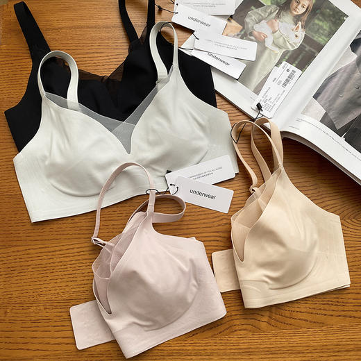 【大胸显小】官网399！深V兔耳薄杯无钢圈一片式文胸女 裸感柔弹无痕内衣胸罩 商品图10