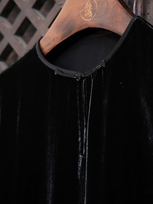 盛唐婧 |新中式真丝丝绒上衣 商品图8