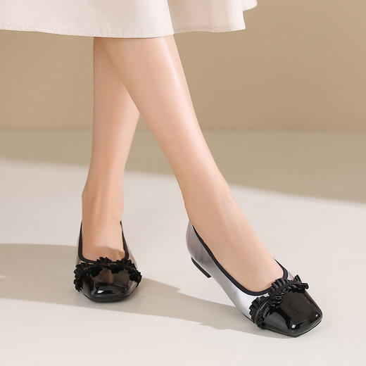 西村名物2024年秋季新款舒适平底蝴蝶结饰扣浅口单鞋T24CE38281 商品图4