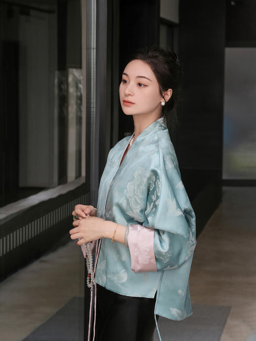 盛唐牡丹 |松鼠葡萄纹冠乐绉双面穿开衫外套 商品图3