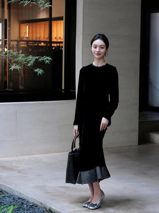 盛唐婧 |新中式丝绒鱼尾连衣裙-黑色 商品图0