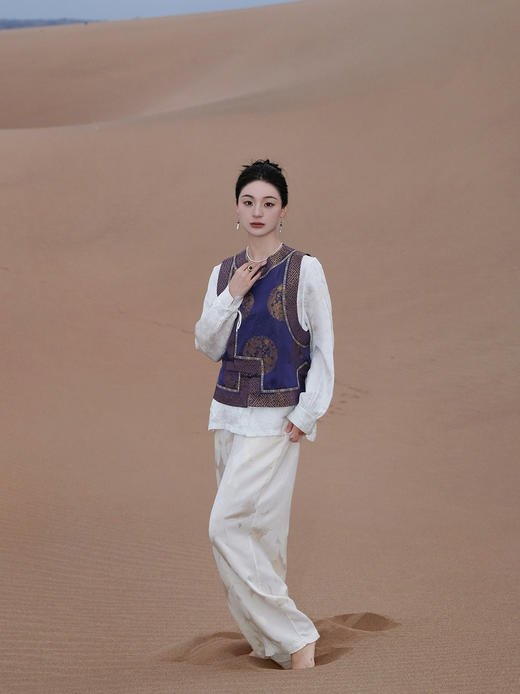 瑕疵|盛唐婧 |中式国风万字纹库缎琵琶襟马甲-紫色[特价品](特殊商品不退不换) 商品图0