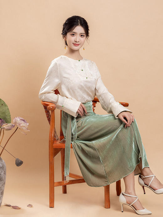 荷言HEYEN 春愁 真丝丝绒手工串珠一片式半裙高级定制 商品图3