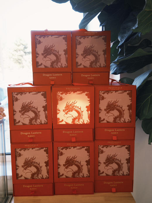 「中秋节月饼礼盒」万事兴龙灯笼月饼礼盒 4枚广式+8枚港式流心 商品图4