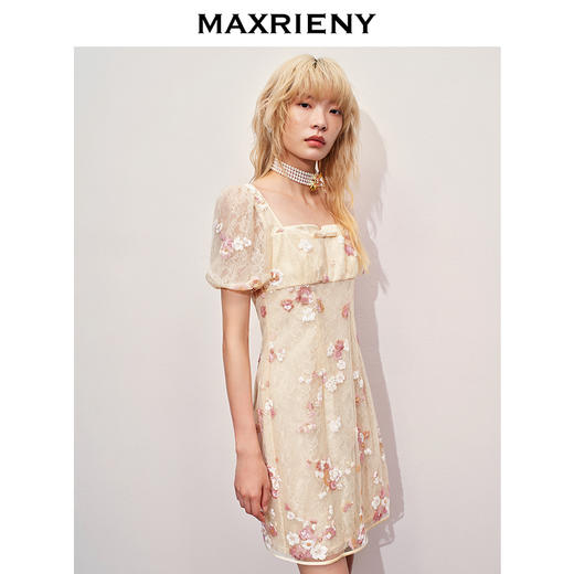 玛克门店发货：MAXRIENY蕾丝钉珠甜美亮片花朵连衣裙2024夏季新品(货号:MC85DR374) 商品图2