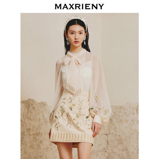 玛克门店发货：商场同款宫廷感绣花蝴蝶结上衣(货号:MC88TP035) 商品图1