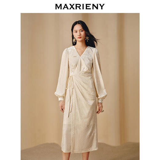 玛克门店发货：MAXRIENY法式复古连衣裙钻石绒围裹绑带松弛感裙子(货号:MC88DR808) 商品图1