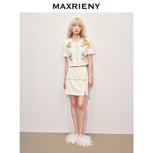 【商场同款】MAXRIENY华丽感立体钉珠花朵短外套女2024夏季新款(货号:MC85JA276) 商品图1