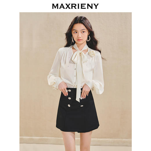【商场同款】MAXRIENY优雅慵懒风缎面衬衫女立体玫瑰装饰上衣(货号:MS85TP503) 商品图2
