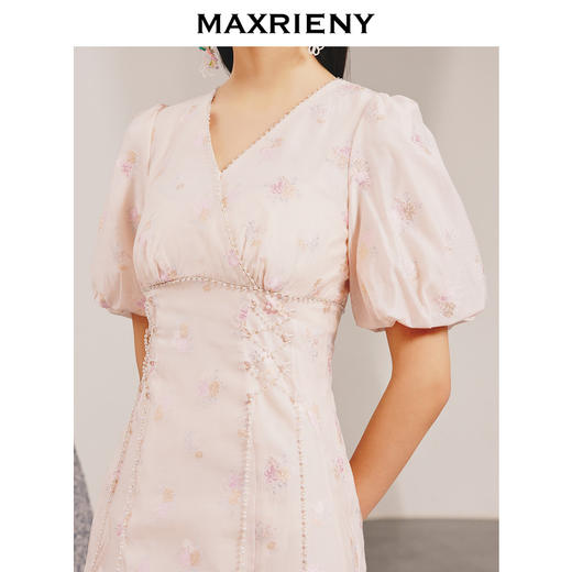玛克门店发货：MAXRIENY春日温柔感珠链搭片连衣裙(货号:MC88DR077) 商品图2